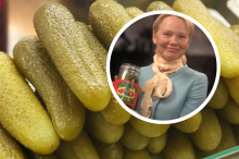 Neue Geschäftsidee?: Pamela Anderson und das Geschäft mit den Gurken