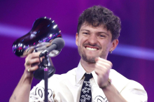 Rian: „Der Amadeus ist wild und surreal, aber ich freue mich extrem“ 