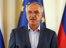 Obravnava Veselinovičeve tožbe Urbanije je bila prestavljena, saj Urbanije ni bilo na sodišče