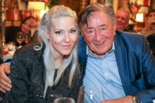 Opernball: Simone Lugner will am Opernball alleine tanzen