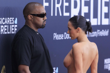 Nackt bei den Grammys: Der bizarre Auftritt von Bianca Censori 