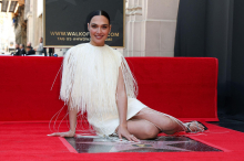 Begleitet von Protesten: Gal Gadot erhielt „Walk of Fame“-Stern