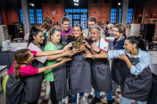 Beim „Promibacken“ machen Vincent Gross und Co. Amira Aly Konkurrenz