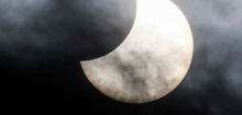 Sonnenfinsternis: Am Samstag sieht die Sonne etwas angeknabbert aus