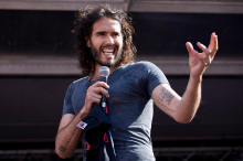 Hollywood-Star Russell Brand wegen Vergewaltigung angeklagt