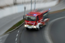 Požar ponoči zajel stanovanjsko hišo na Taboru v Mariboru, evakuiranih več ljudi