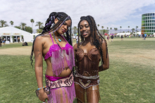Neon, Glitzer und Co: Das sind die besten Outfits der Coachella-Besucher