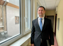Primož Dolenc: Dolar izgublja primat, želimo si, da bi to mesto zapolnil evro