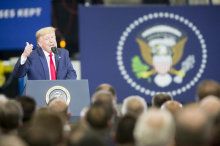 Trump načrtuje omilitev učinka njegovih carin na avtomobilsko industrijo