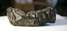 Herculaneum: Röntgenanalyse macht antike Tinte auf verkohltem Papyrus lesbar