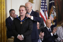 „U2“-Frontmann Bono feiert seinen 65. Geburtstag