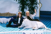 Neue Serie von Apple TV+: Jude Law und Andrew Garfield spielen deutsches Zauber-Duo in „Siegfried & Roy