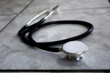 Policija preiskuje sum ponarejanja zdravstvenih potrdil na kranjski medicini dela