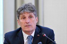 Sajovic zadovoljen z Ruttejevim predlogom zvišanja obrambnih izdatkov, saj sam obrambo vidi široko