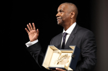 Streit mit Fotograf: Denzel Washington erhält in Cannes überraschend Goldene Ehrenpalme