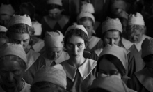 'Djevojka s iglom' - u filmu koji je neprobojni zid užasa i mizerije, čudovišta su svuda oko nas