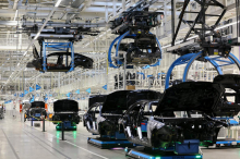 Svet EU-ja avtomobilski industriji odobril večjo prožnost pri zmanjšanju izpustov