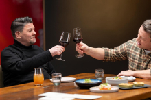 Thermometer als Stolperstein: Jamie Oliver besiegt Tim Mälzer in TV-Kochshow 