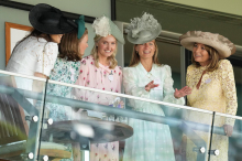 Royal Ascot 2025: Die schönsten und schrägsten Hüte der Royals und Promis 