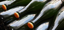 Mikroplastik: In Glasflaschen mehr Mikroplastik als in Plastikflaschen nachgewiesen - Studie aus Boulogne-sur-Mer in Frankreich