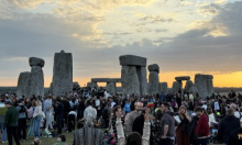 Obilježavanje ljetnog solsticija: Tisuće promatrale izlazak sunca nad Stonehengeom