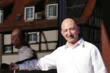 Bezos‘ Doppelgänger wird zum Medienstar und lässt sich fotografieren