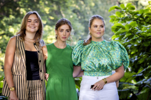 Prinzessin Ariane, Prinzessin Alexia und Prinzessin Amalia strahlen bei Fototermin