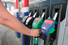 Petrolovi bencinski servisi v Petrini, Črnem Vrhu nad Idrijo, Solčavi in Podkorenu ostajajo zaprti