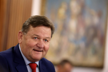 Štirje bencinski servisi ostajajo zaprti. Jevšek: Ne morem privoliti v to, da Petrol kaznuje ljudi.