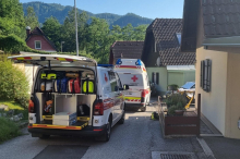 Bruck: Mit den Fingern die in Bandschleifmaschine geraten