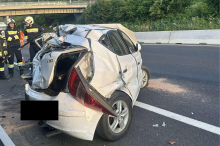 in Pannenbucht: Pkw wegen Panne auf A 9 abgestellt, dann von Lkw erfasst