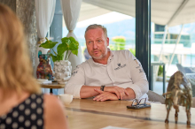 Sommergespräch Hubert Wallner: „Der Neid geht mir schon ziemlich auf den Zeiger“