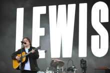  Musikalische Auszeit und Therapie: Sänger Lewis Capaldi meldet sich zurück