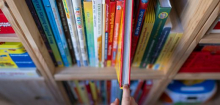 Schweiz: KI-generiertes Kinderbuch sorgt für Proteste