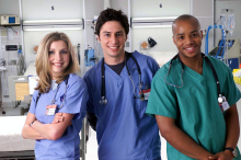 „J.D.“ Zach Braff mit früheren Co-Stars in „Scrubs“-Neuauflage