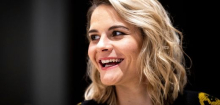 Fußball-EM 2025: Hazel Brugger besucht DFB-Frauen