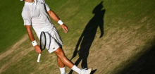 Wimbledon 2025: Novak Djokovic unterliegt Jannik Sinner – Die Zerbrechlichkeit des Gummimanns