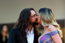 Heidi Klum zeigt sich mit Ehemann Tom Kaulitz verliebt am Strand