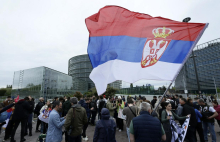 Bruselj Srbijo zaradi pritiskov na novinarje pozval k spoštovanju svobode medijev