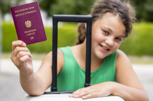 Gute Frage: Ab welchem Alter dürfen Kinder alleine ins Ausland reisen? 
