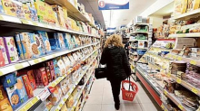 Più salato il carrello della spesa per gli italiani. Aerei e traghetti nel caro-vacanze