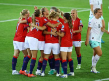 Norvežanke in Italijanke odpirajo boje za polfinale