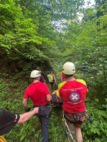 SRPKINJA (49) SPASENA NA DURMITORU Uspešna akcija spasavanja u reonu Ledene pećine: Poznat stepen povreda (FOTO)