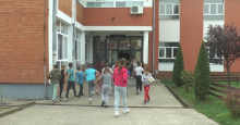 PRIJAVE VEĆ POČELE: Gornji Milanovac pomaže porodicama, opština obezbedila sredstva za udžbenike i školski pribor