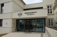 Abgeschnittene Lichterkette und gebrochene Hand führten vor Gericht