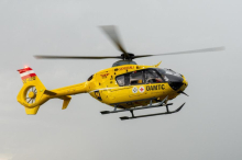 Flattach: 25-jähriger Kärntner prallte mit Motorrad gegen Baum - tot
