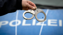 Polizeikontrolle: Zwei Haftbefehle: 53-Jähriger in Wörth festgenommen