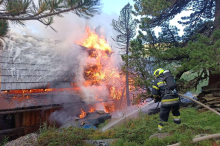 Großeinsatz für Feuerwehren bei Hüttenbrand auf Turracher Höhe  