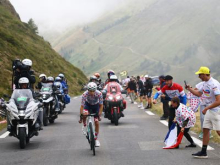 V živo: Šok na Touru! Izčrpani Evenepoel je odstopil, mladi Francoz že na drugem vzponu dneva. #video