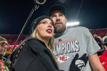 NFL-Star Travis Kelce teilt private Schnappschüsse mit Taylor Swift